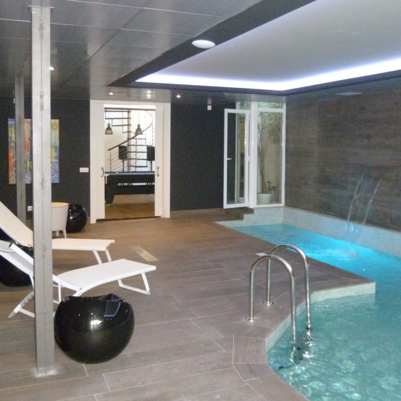 Piscina en un sótano
