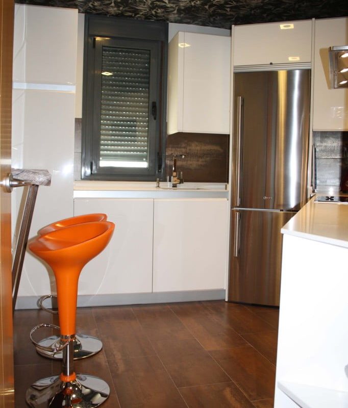 Papel en el techo por Alicia Mesa