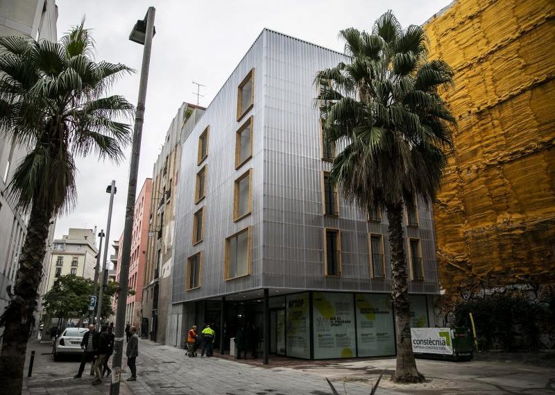 Edificio de Casas Contenedores de Ada Colau